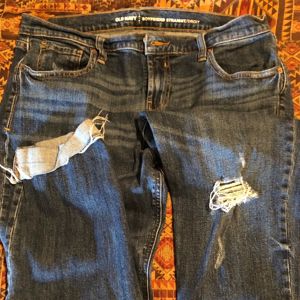 Old navy boyfriend distressed capris
